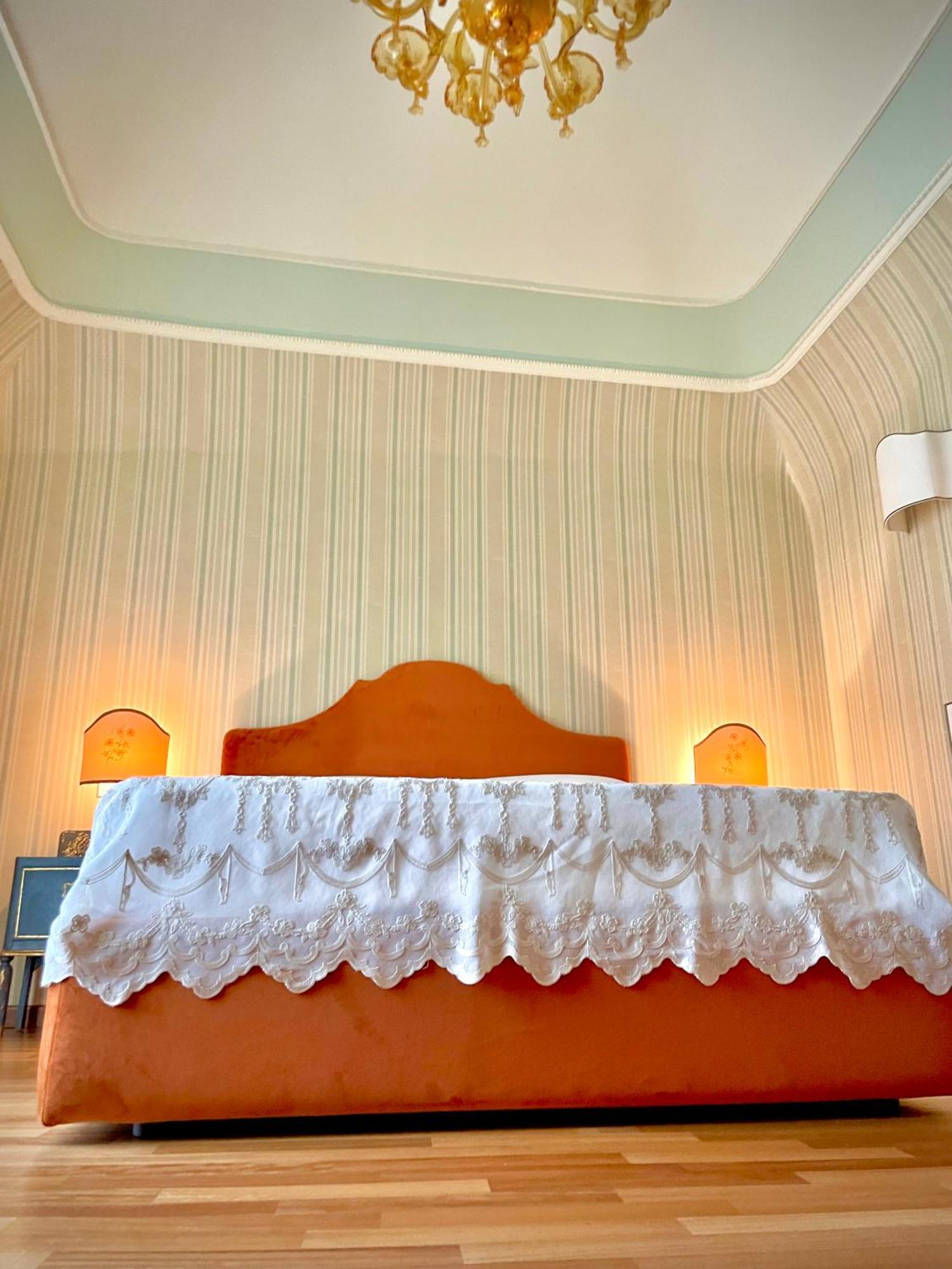 Dimora Del Duomo Hotel Enna Bagian luar foto