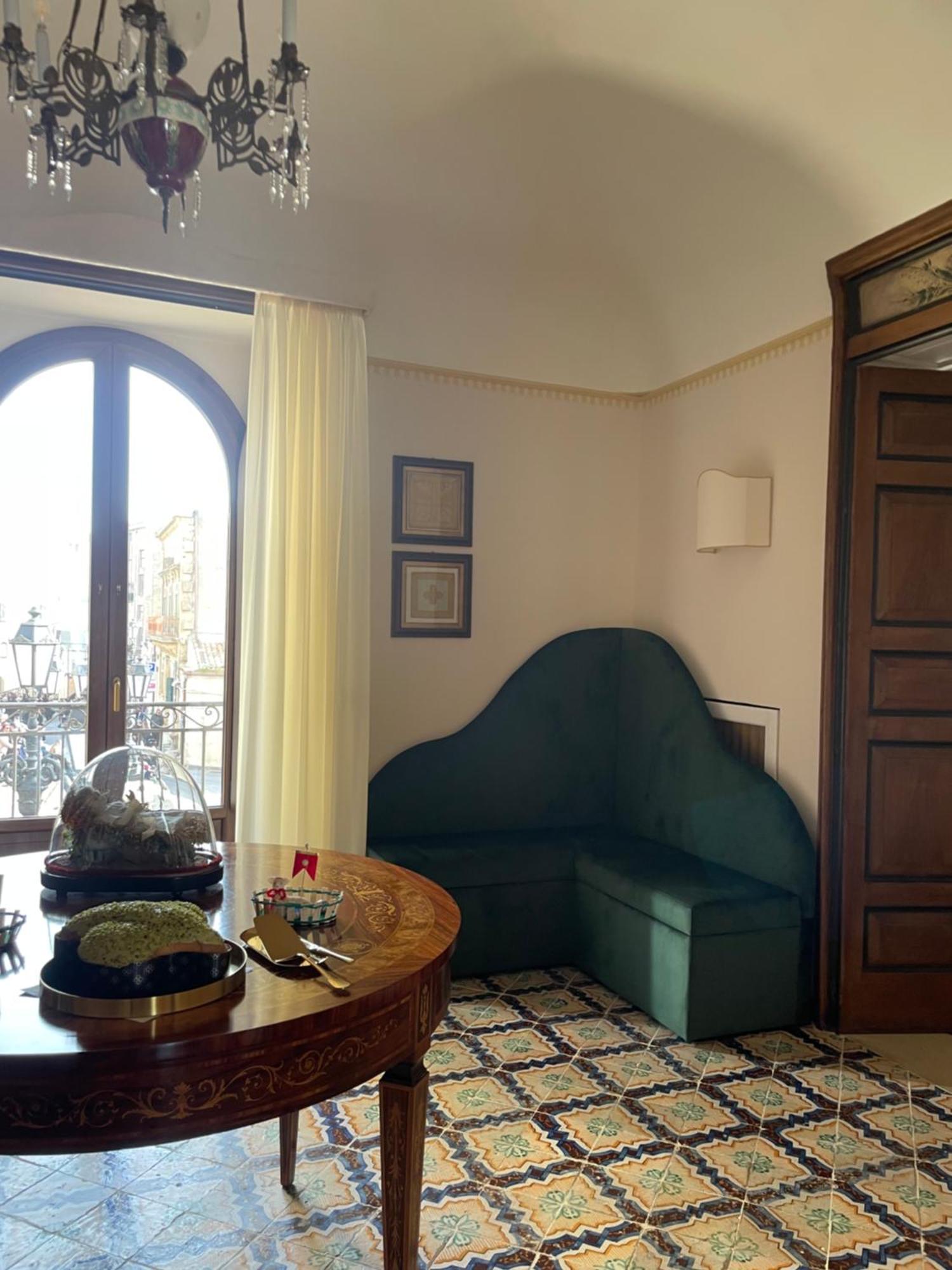 Dimora Del Duomo Hotel Enna Bagian luar foto